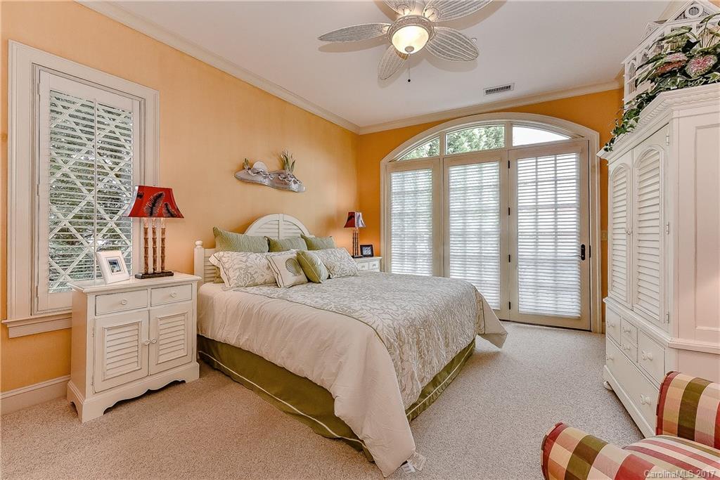 271 Queens Road, Unit 271 Charlotte, NC 28204 - Photo 17 of 24 Gallery Image 17