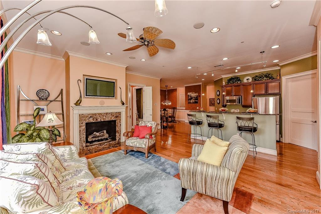 271 Queens Road, Unit 271 Charlotte, NC 28204 - Photo 4 of 24 Gallery Image 4