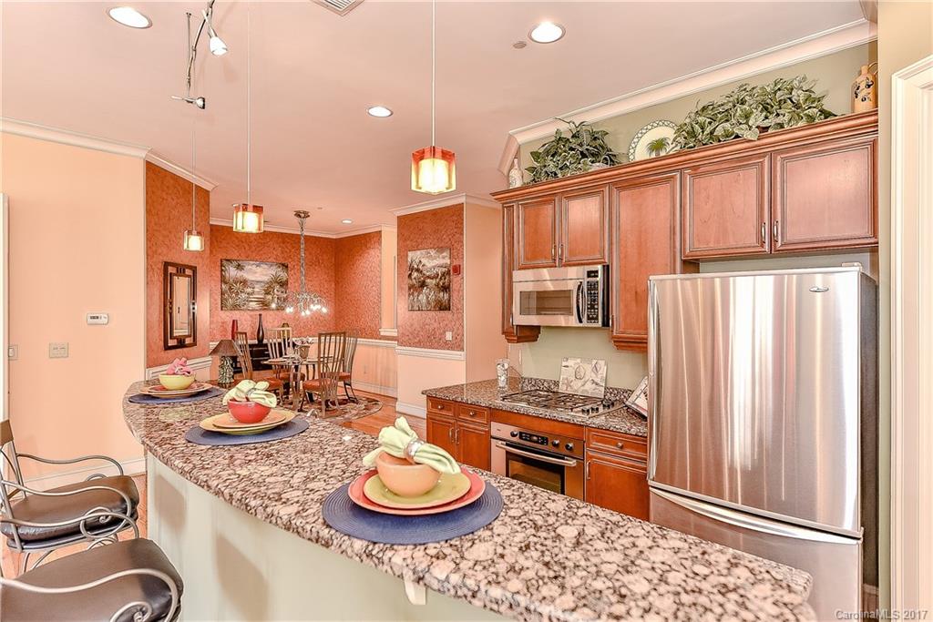 271 Queens Road, Unit 271 Charlotte, NC 28204 - Photo 7 of 24 Gallery Image 7
