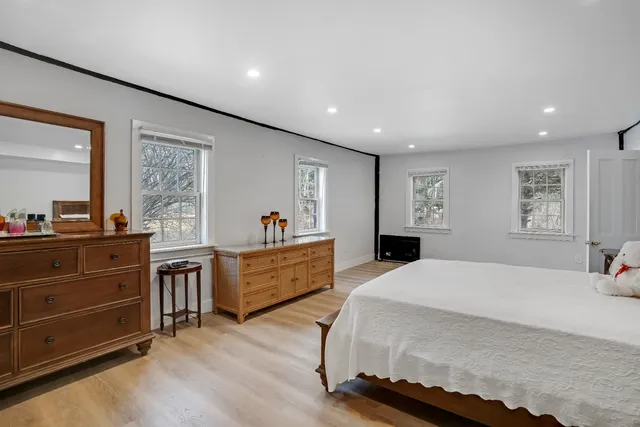 $1,900,000 | 32 Norton Orchard Road, Edgartown, MA 02539