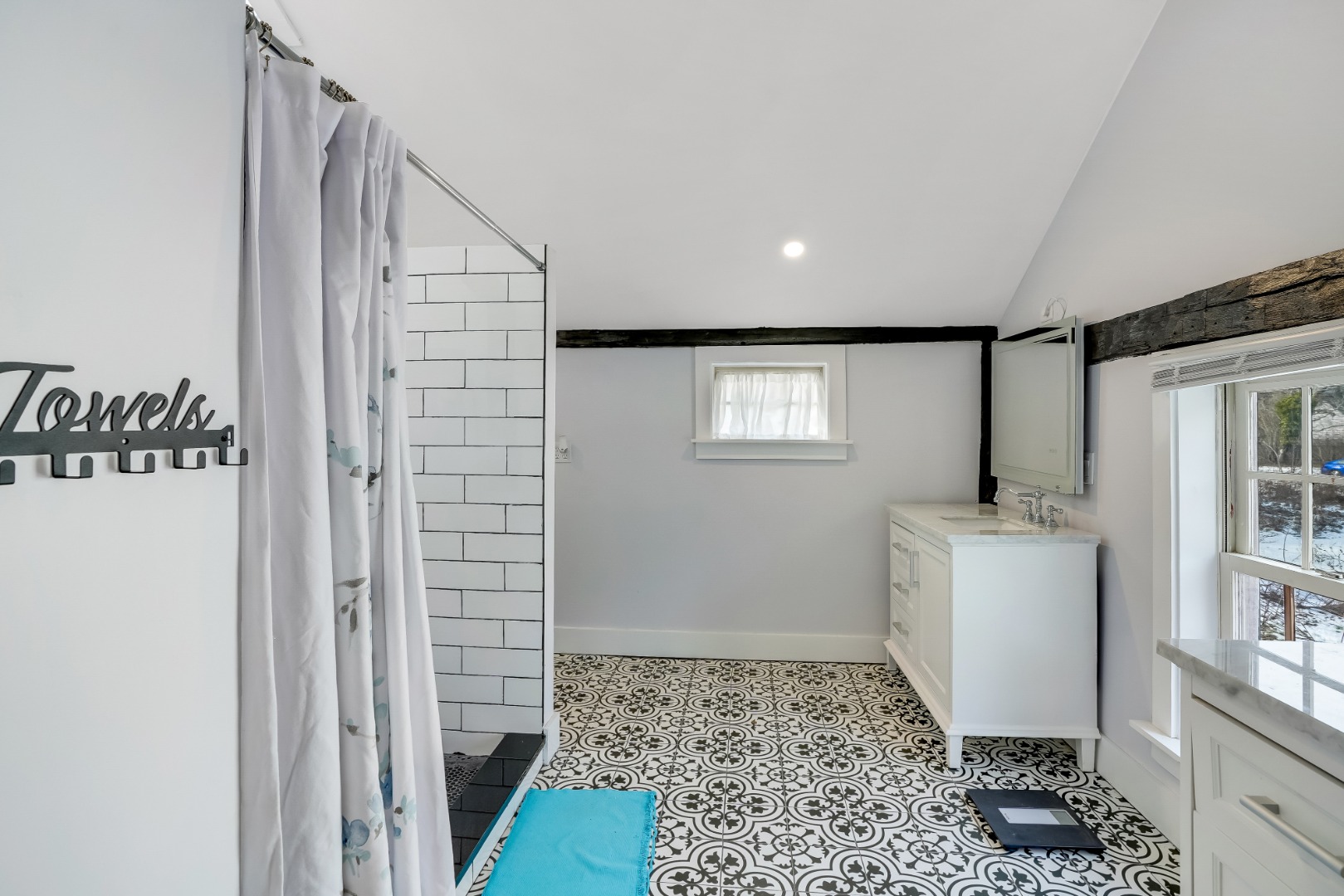 32 Norton Orchard Road Edgartown, MA 02539 - Photo 18 of 40 1st Floor Private Full Bath