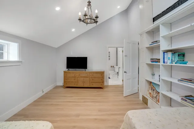 $1,900,000 | 32 Norton Orchard Road, Edgartown, MA 02539