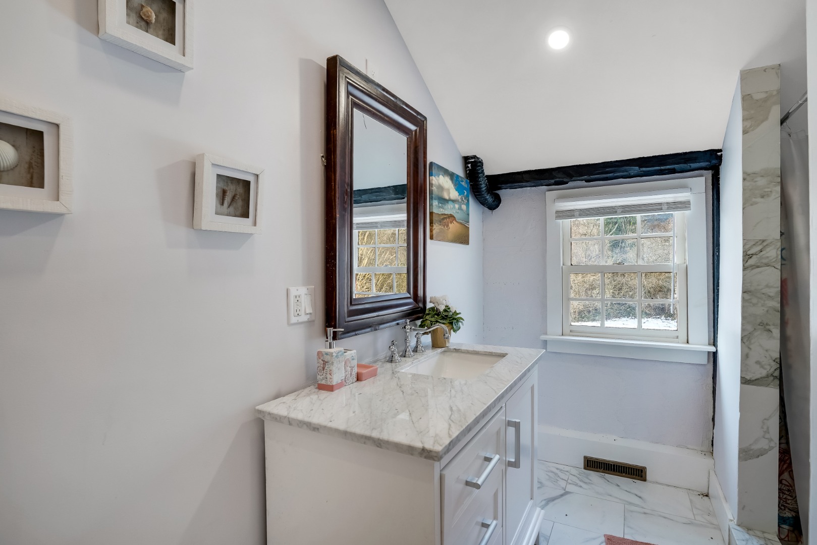 32 Norton Orchard Road Edgartown, MA 02539 - Photo 23 of 40 Second 1st Floor Bedroom en suite Private Bath