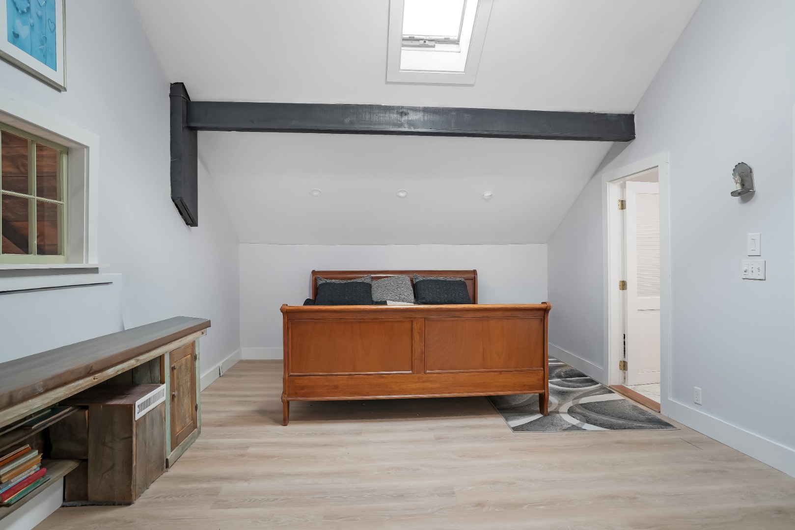 32 Norton Orchard Road Edgartown, MA 02539 - Photo 28 of 40 Second Floor 4th Bedroom with en suite Private Bath