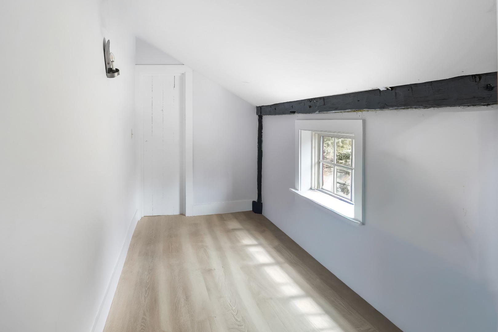 32 Norton Orchard Road Edgartown, MA 02539 - Photo 30 of 40 Passthrough/Storage. (Could be a great walk in closet).