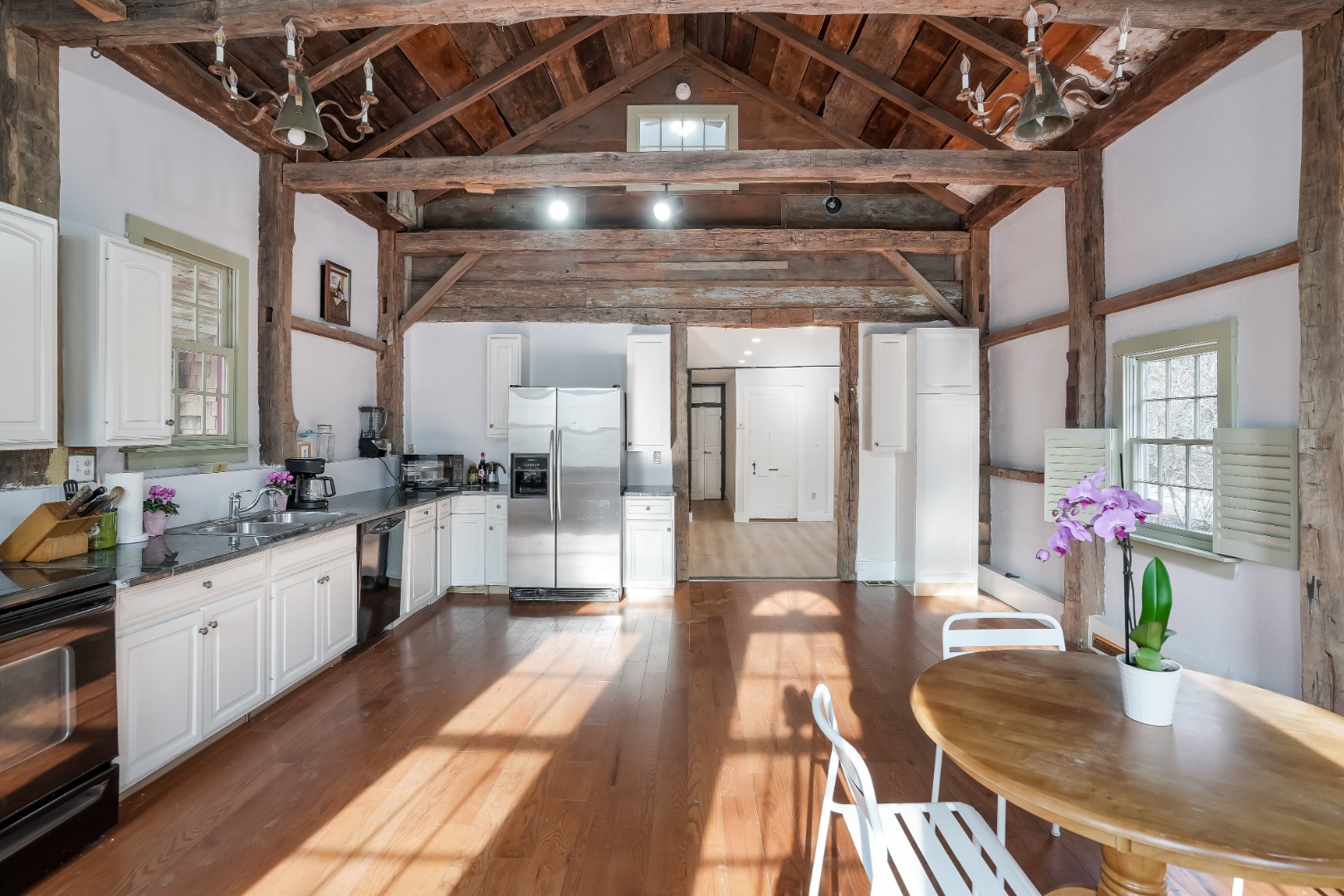 32 Norton Orchard Road Edgartown, MA 02539 - Photo 7 of 40 Kitchen to Living