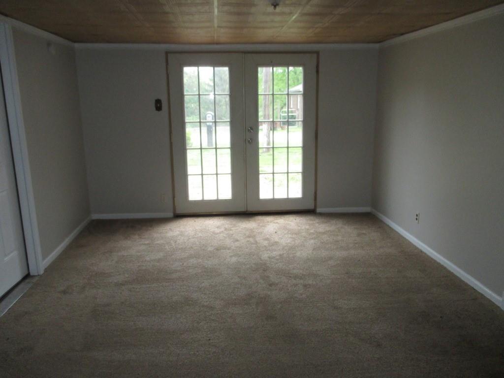 14 Krepps Road Ambridge, PA 15003 - Photo 13 of 22 an empty room with a window