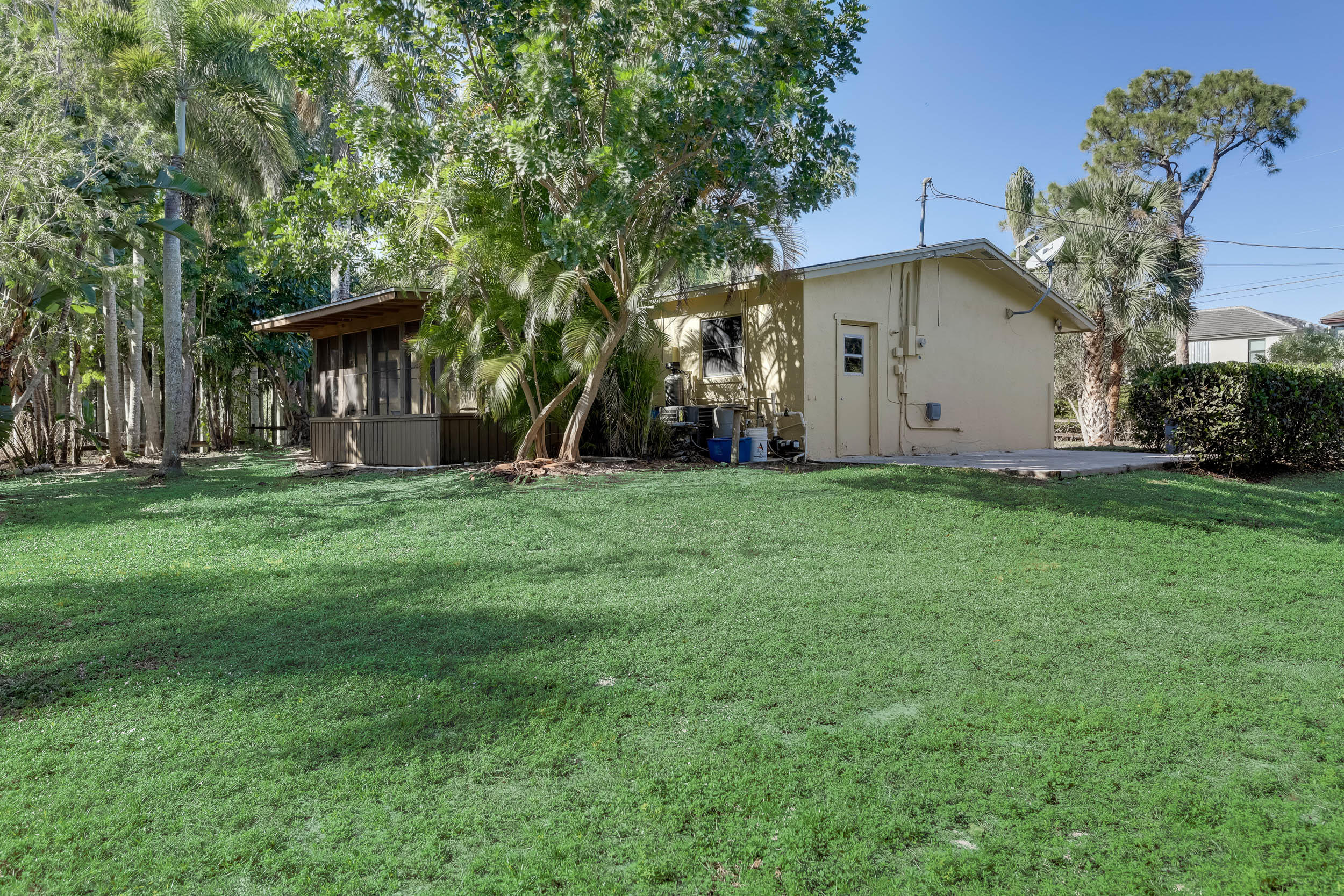 5318 South 73rd Road Lake Worth, FL 33463 - Photo 34 of 57 5318 73rd Rd S (33)
