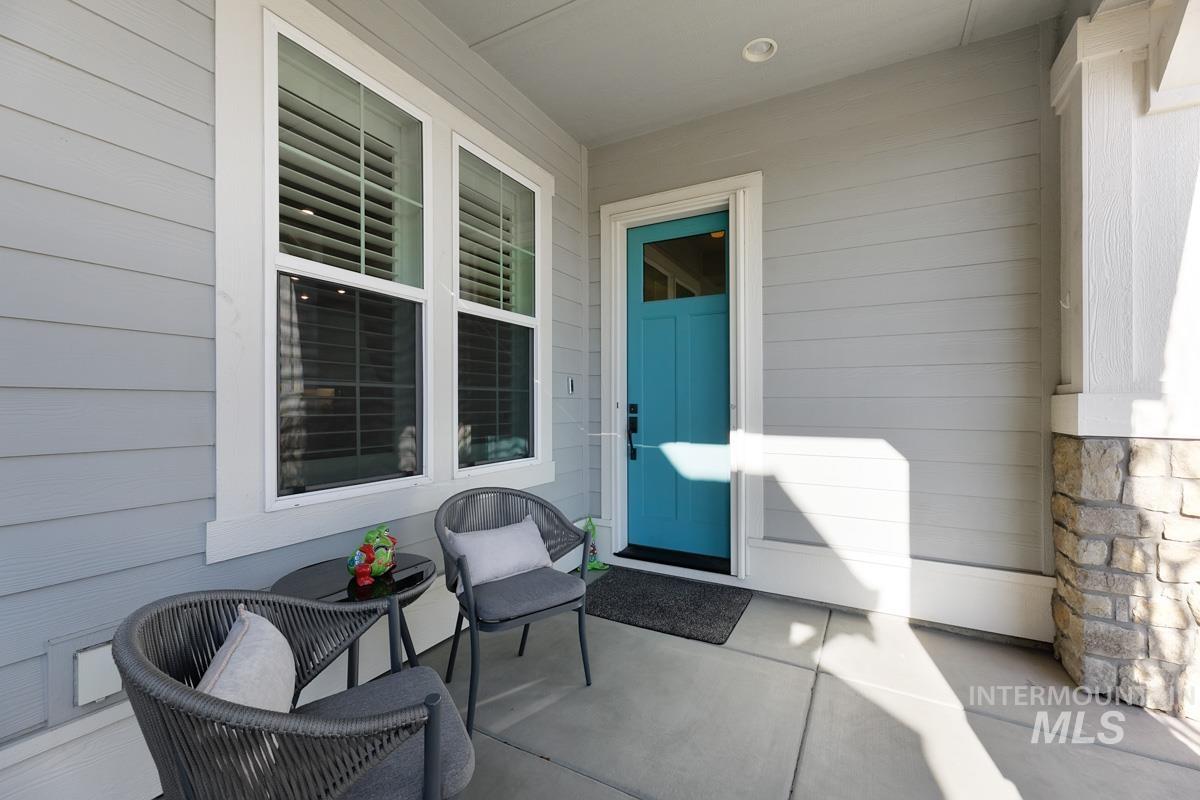 410 West Lockhart Lane Meridian, ID 83646 - Photo 4 of 41 Property entrance