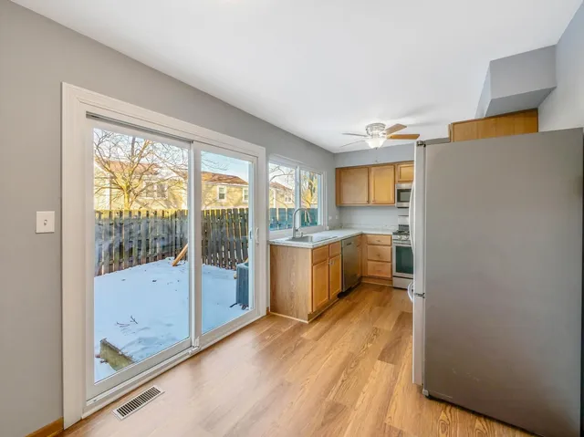 $294,900 | 1986 Brighton Lane, Hoffman Estates, IL 60169