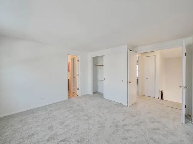 $294,900 | 1986 Brighton Lane, Hoffman Estates, IL 60169