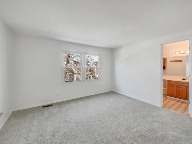 $294,900 | 1986 Brighton Lane, Hoffman Estates, IL 60169