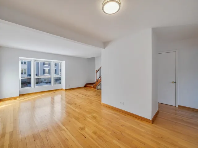 $294,900 | 1986 Brighton Lane, Hoffman Estates, IL 60169