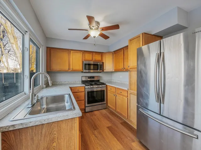 $294,900 | 1986 Brighton Lane, Hoffman Estates, IL 60169