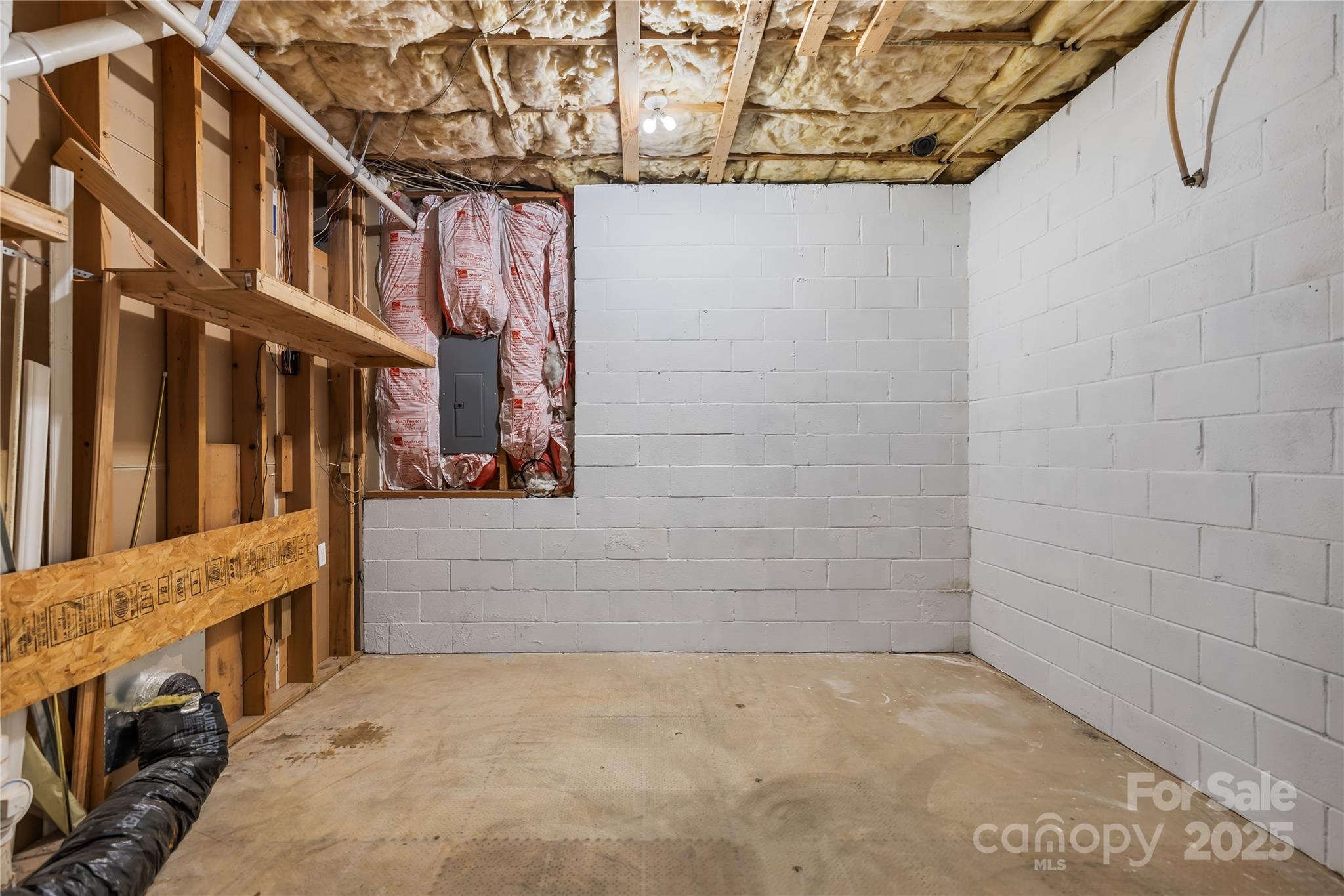 17112 Cambridge Grove Drive Huntersville, NC 28078 - Photo 33 of 44 a view of an entryway