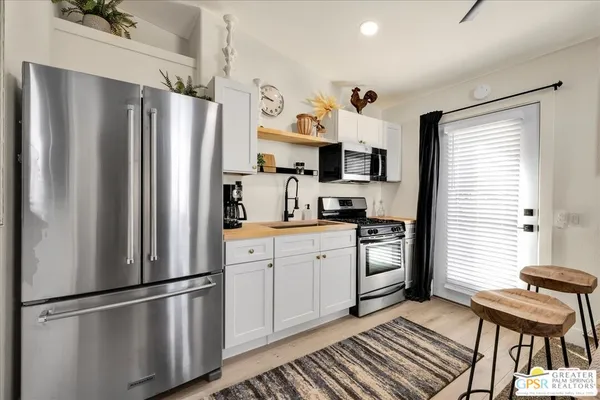 $296,500 | 106 VÃa Valverde, Cathedral City, CA 92234