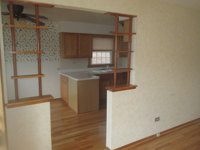 7738 State Road Burbank, IL 60459 - Photo 3 of 12