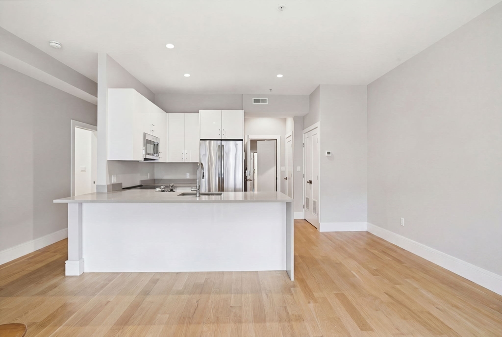 717 Centre Street Boston, MA 02130 - Photo 12 of 36 Gallery Image 12