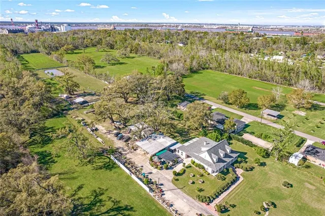 $1,000,000 | 800 South Kenner Avenue, Westwego, LA 70094