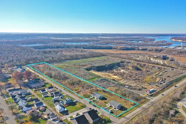 $795,000 | 201-311 & Lot's 3-10 24th Avenue, Ottawa, IL 61350
