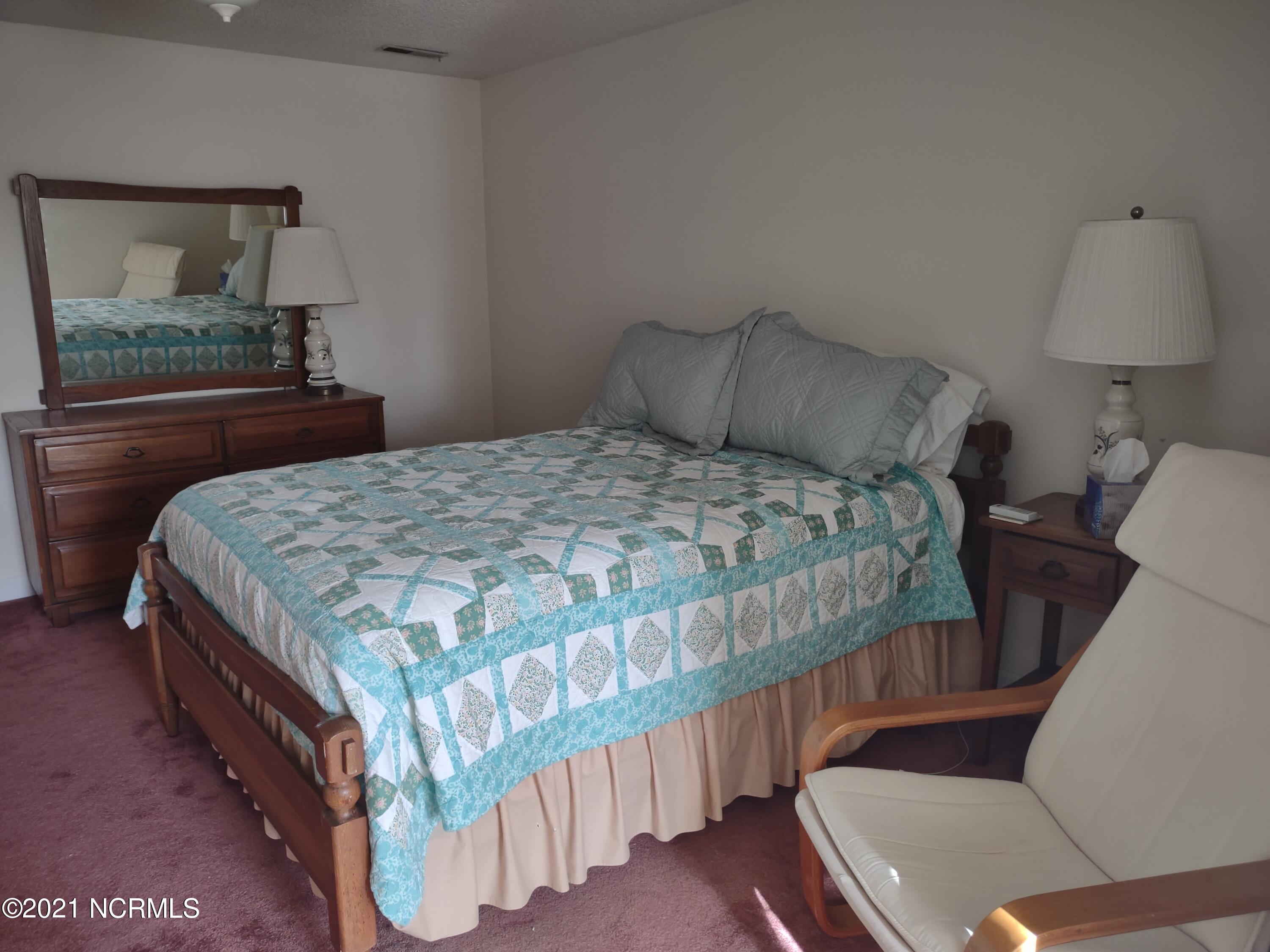242 Copeland Road Beaufort, NC 28516 - Photo 23 of 34 UPSTAIRS BEDROOM