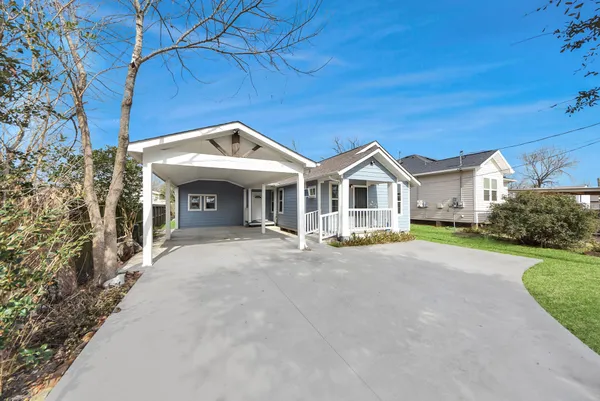 $1,650 | 215 St Charles Drive, Crosby, TX 77532