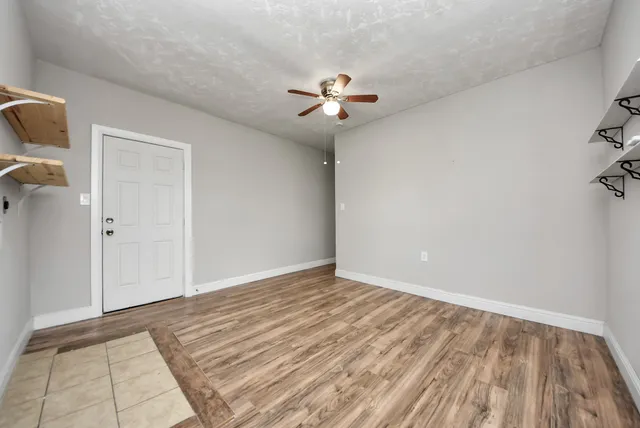 a view of back yard of the house