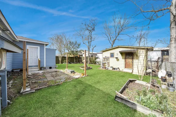 $1,650 | 215 St Charles Drive, Crosby, TX 77532