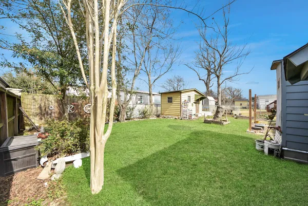 $1,650 | 215 St Charles Drive, Crosby, TX 77532