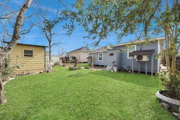 $1,650 | 215 St Charles Drive, Crosby, TX 77532