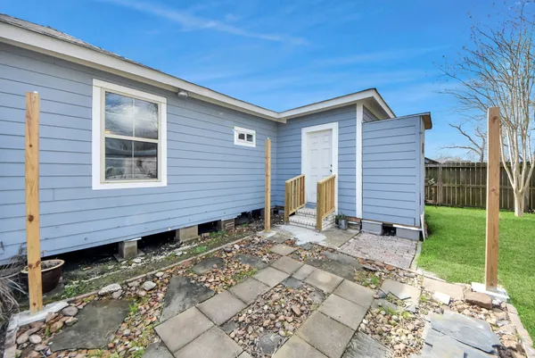 $1,650 | 215 St Charles Drive, Crosby, TX 77532