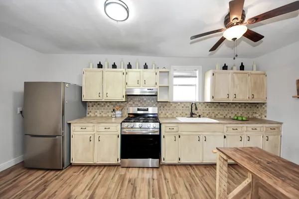 $1,650 | 215 St Charles Drive, Crosby, TX 77532