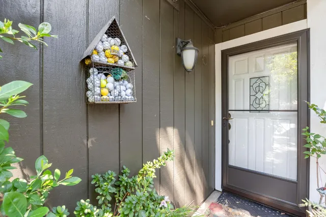 a view of a entryway