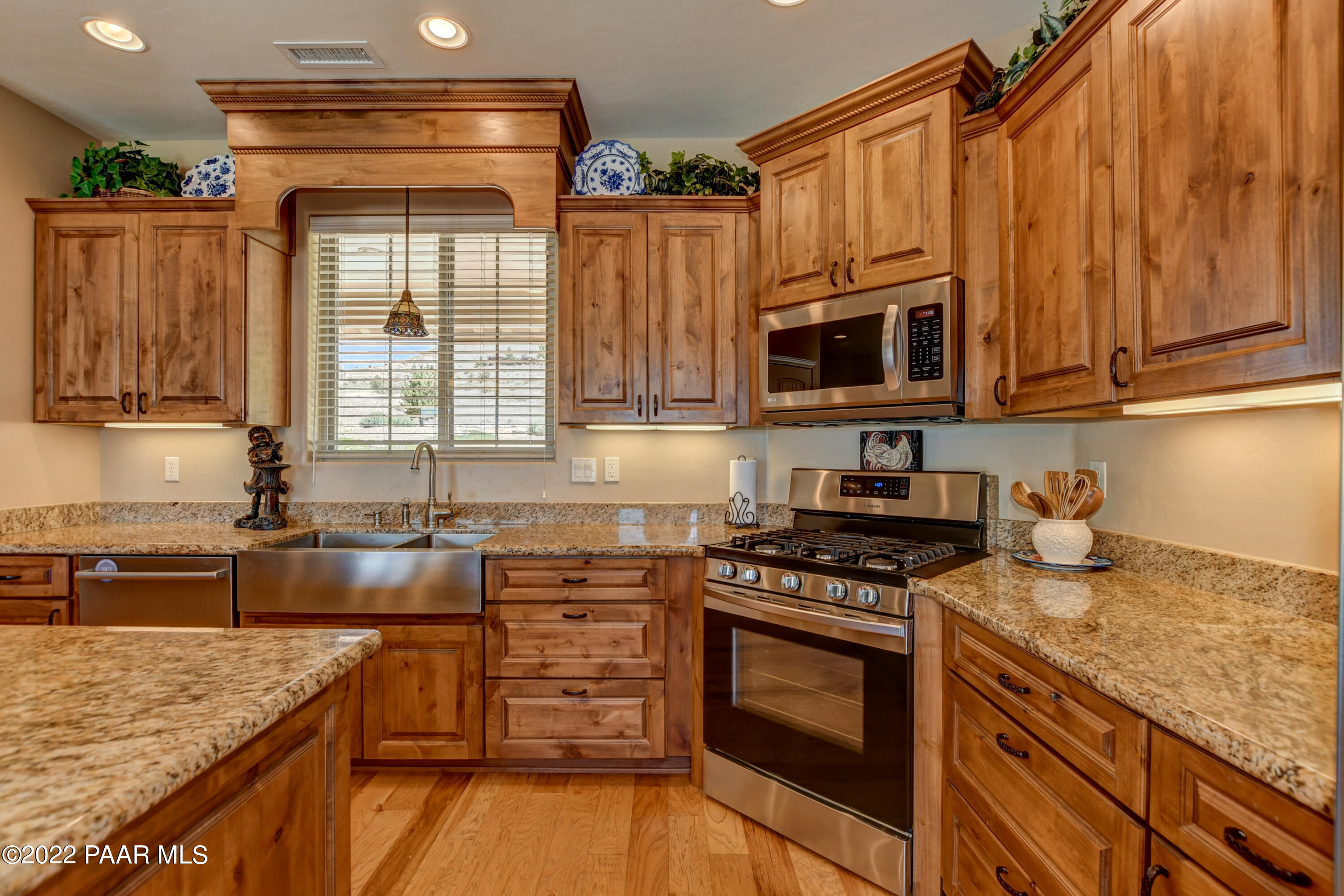 3775 Friendly Meadow Road Prescott, AZ 86305 - Photo 15 of 55 Alder Cabinets & Gas Range