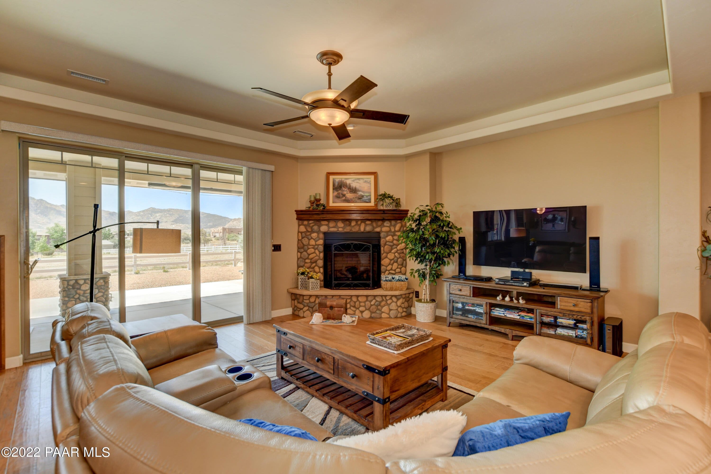 3775 Friendly Meadow Road Prescott, AZ 86305 - Photo 10 of 55 Real Engineered hardwood Floors