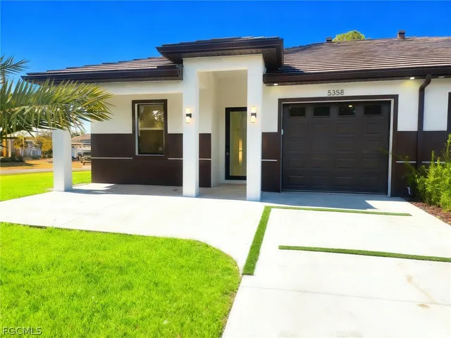 a house view with a outdoor space