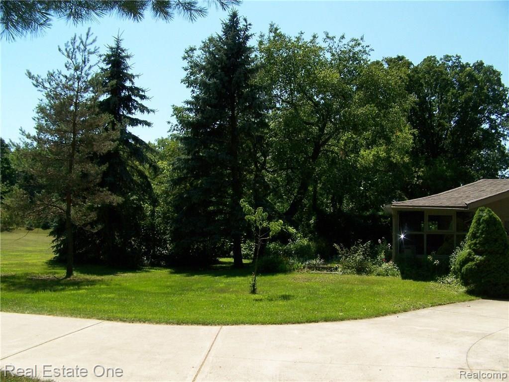 1000 Rochester Road Leonard, MI 48367 - Photo 27 of 33 100_1788.JPG