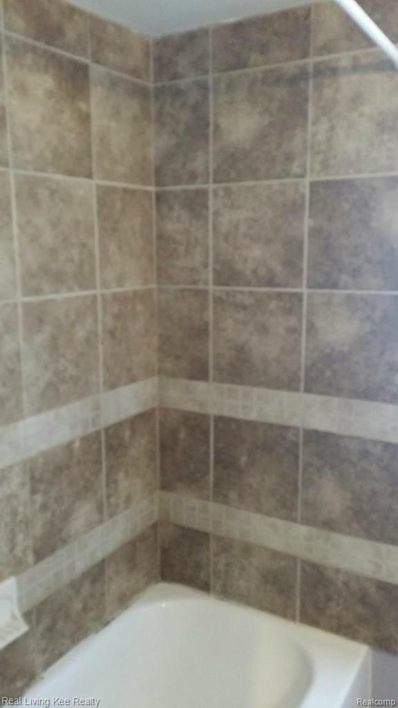 3512 Normandy Road Royal Oak, MI 48073 - Photo 12 of 18 20150110_153316_resized.jpg