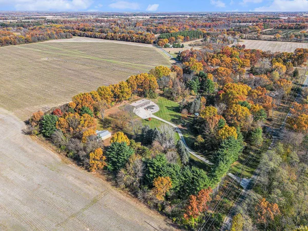 $670,000 | 16015 County Road 4, Bristol, IN 46507