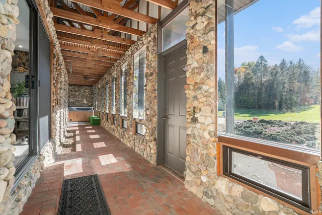 $699,900 | 16015 County Road 4, Bristol, IN 46507