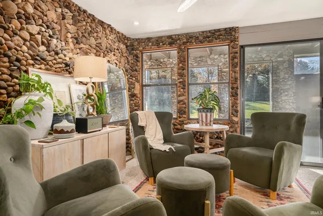 $699,900 | 16015 County Road 4, Bristol, IN 46507