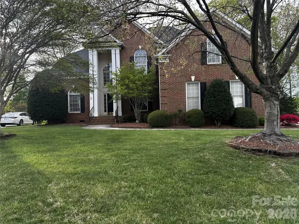 $615,000 | 11025 Fountaingrove Drive, Charlotte, NC 28262