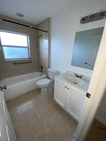 $3,295 | 618 Northeast 1st Street, Unit B, Boynton Beach, FL 33435