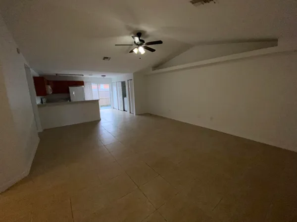$3,295 | 618 Northeast 1st Street, Unit B, Boynton Beach, FL 33435