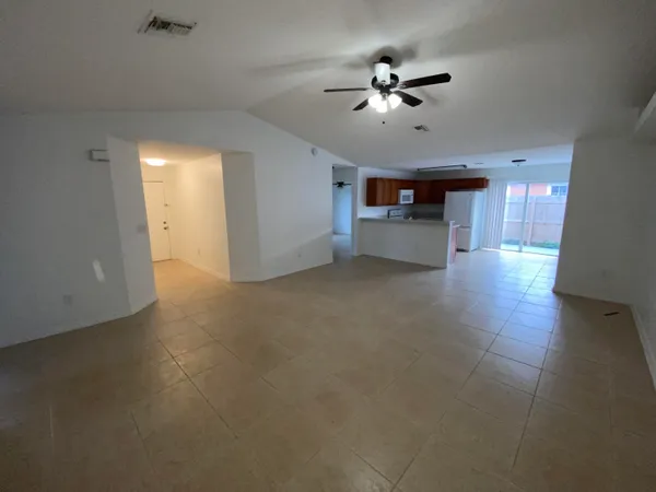 $3,295 | 618 Northeast 1st Street, Unit B, Boynton Beach, FL 33435