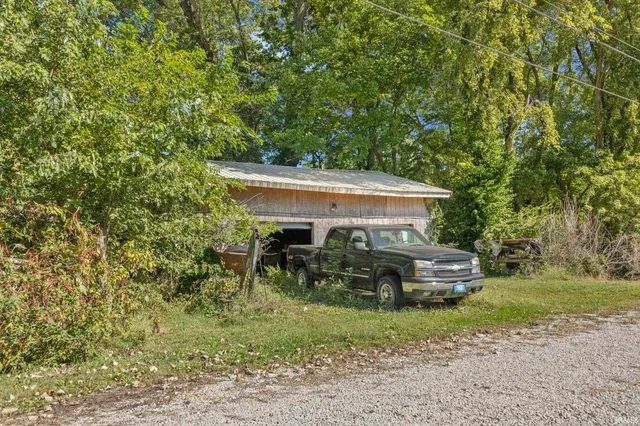 $69,900 | 6347 Overhead Road, Vincennes, IN 47591