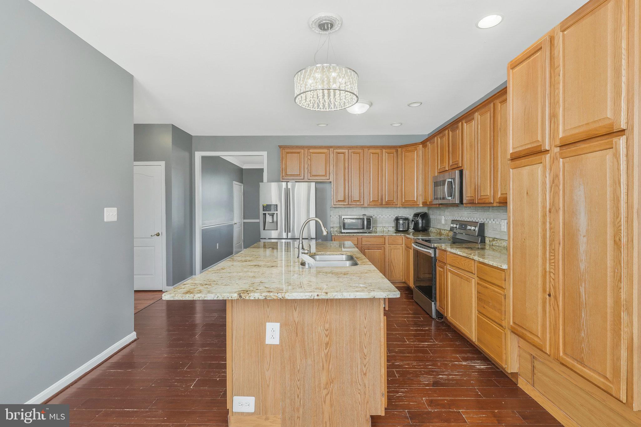 12433 Sub-Station Road Waldorf, MD 20601 - Photo 14 of 52 Convenient overhang for Bar Stools