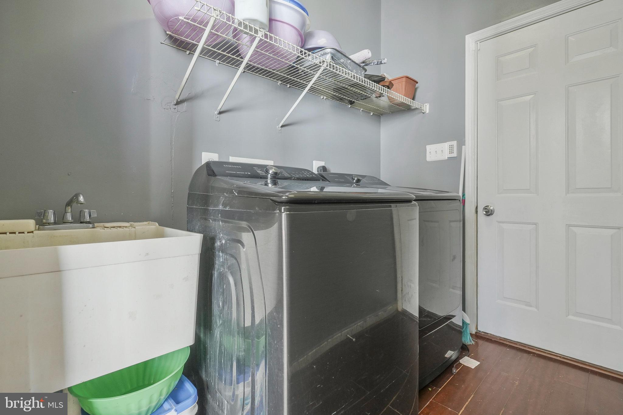 12433 Sub-Station Road Waldorf, MD 20601 - Photo 22 of 52 Laundry Room/Mud Rm (entry from Garage)