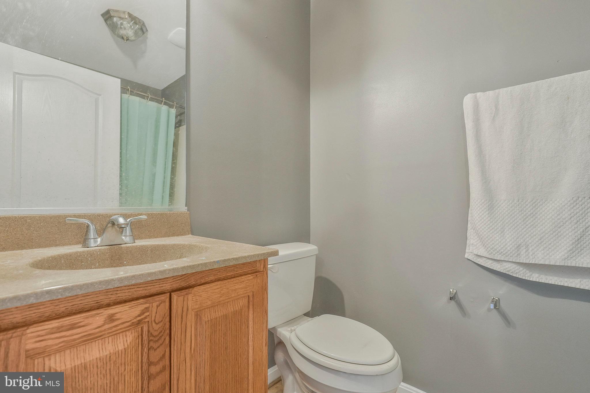 12433 Sub-Station Road Waldorf, MD 20601 - Photo 34 of 52 Full Bath w/tub in upstairs hallway