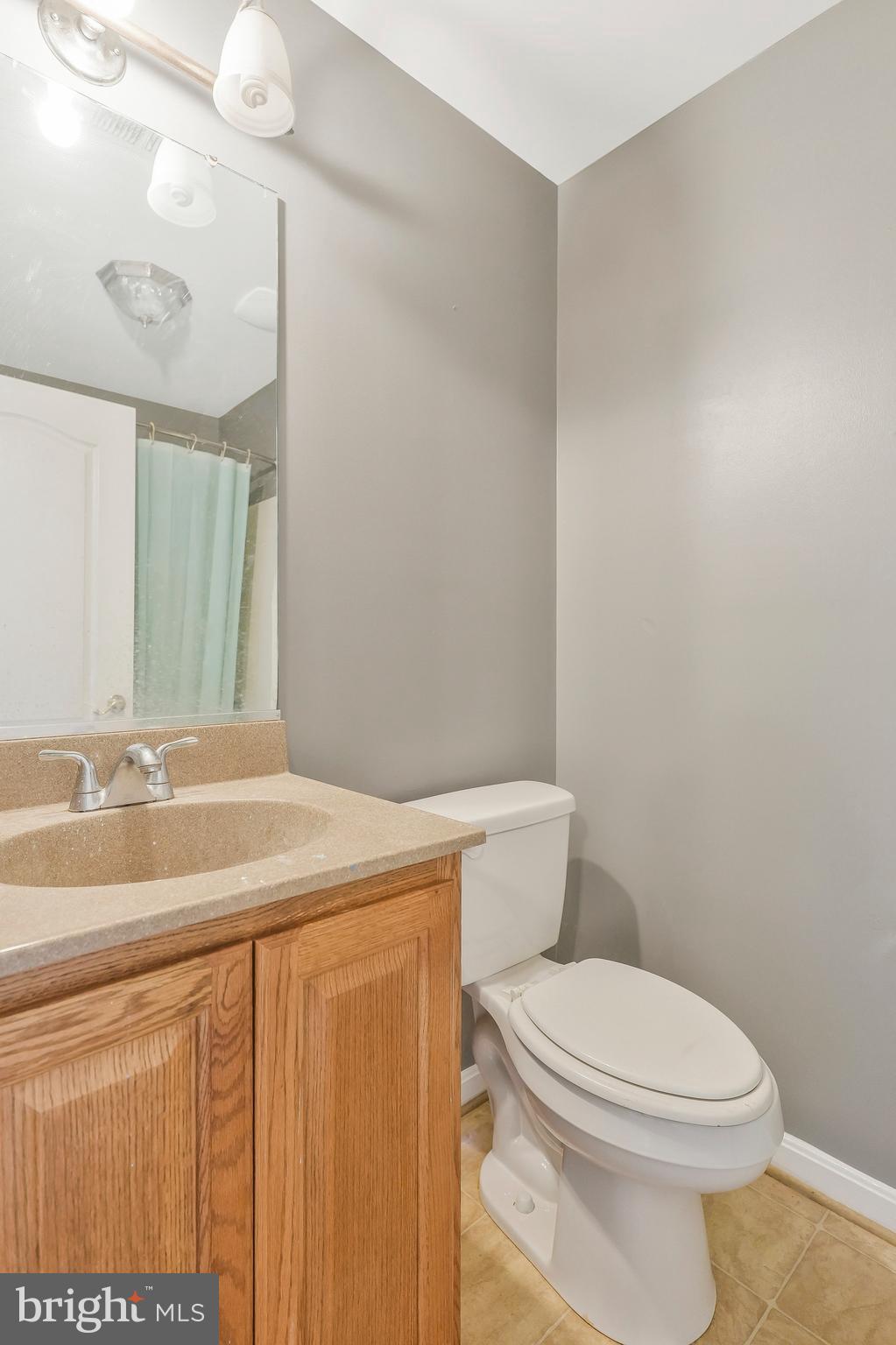 12433 Sub-Station Road Waldorf, MD 20601 - Photo 35 of 52 Upstairs hallway-Full bathroom with tub